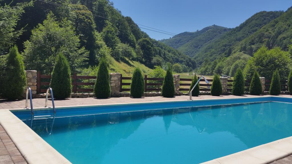 Pension Curmatura Stezii Răşinari Exteriér fotografie